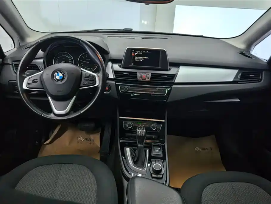BMW 2 Series Touring 2016 218i Fashion Model фото 12