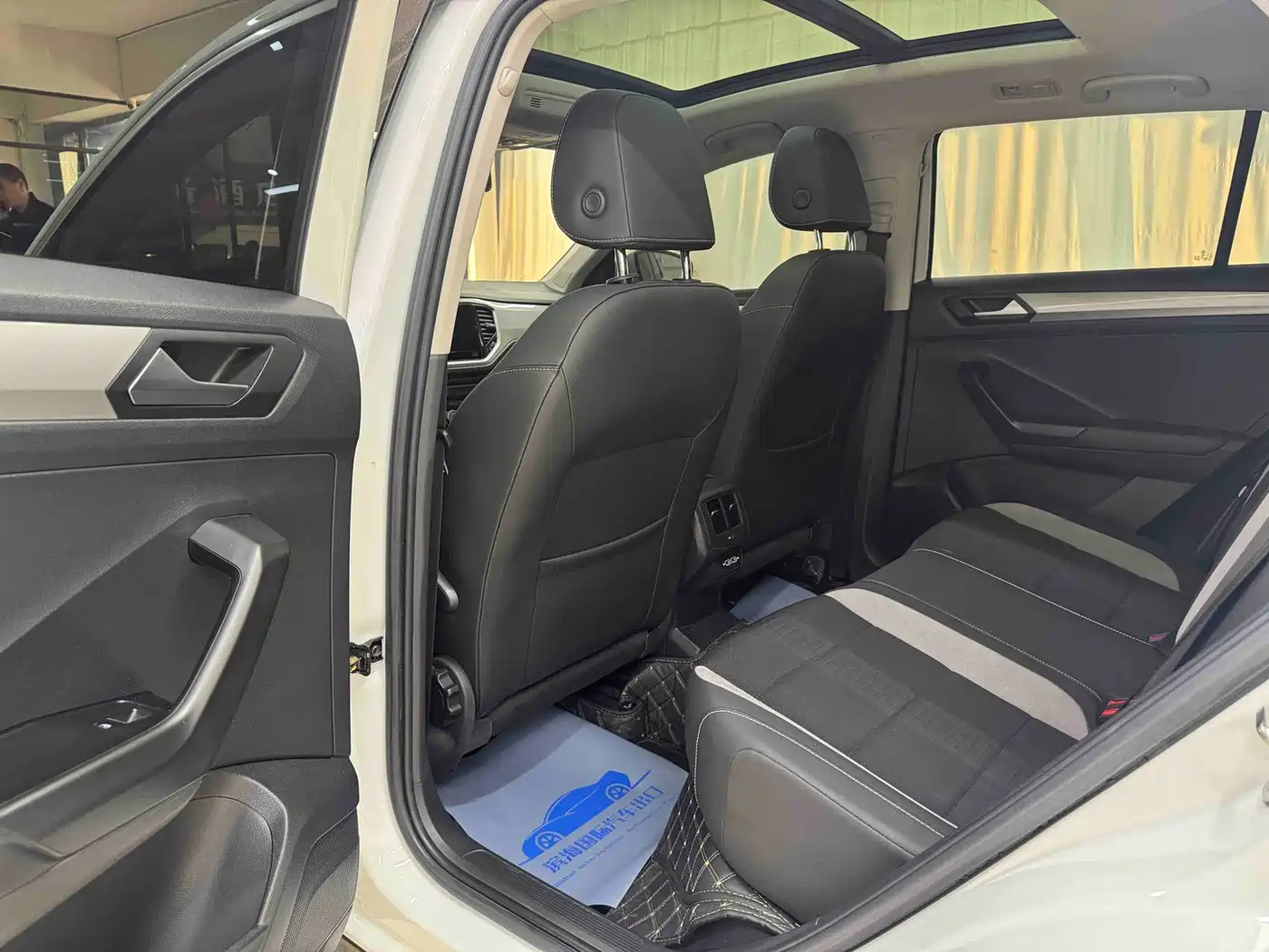 VOLKSWAGEN T ROC EXPLORING SONGS