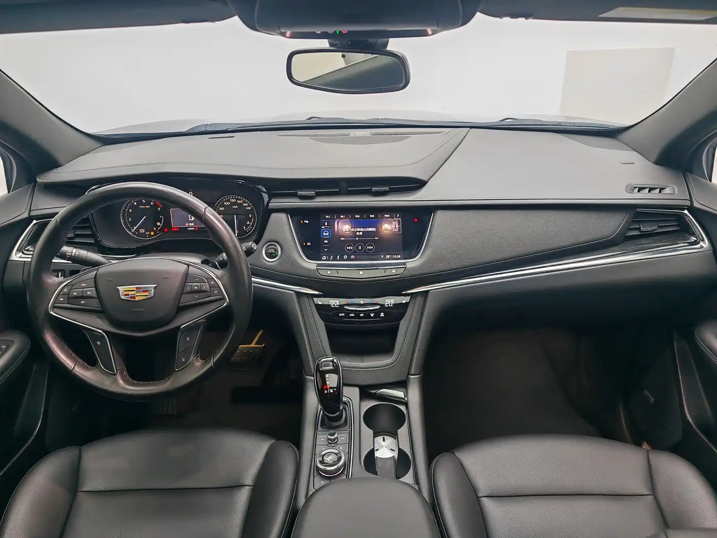 Фото 15 - Cadillac XT5