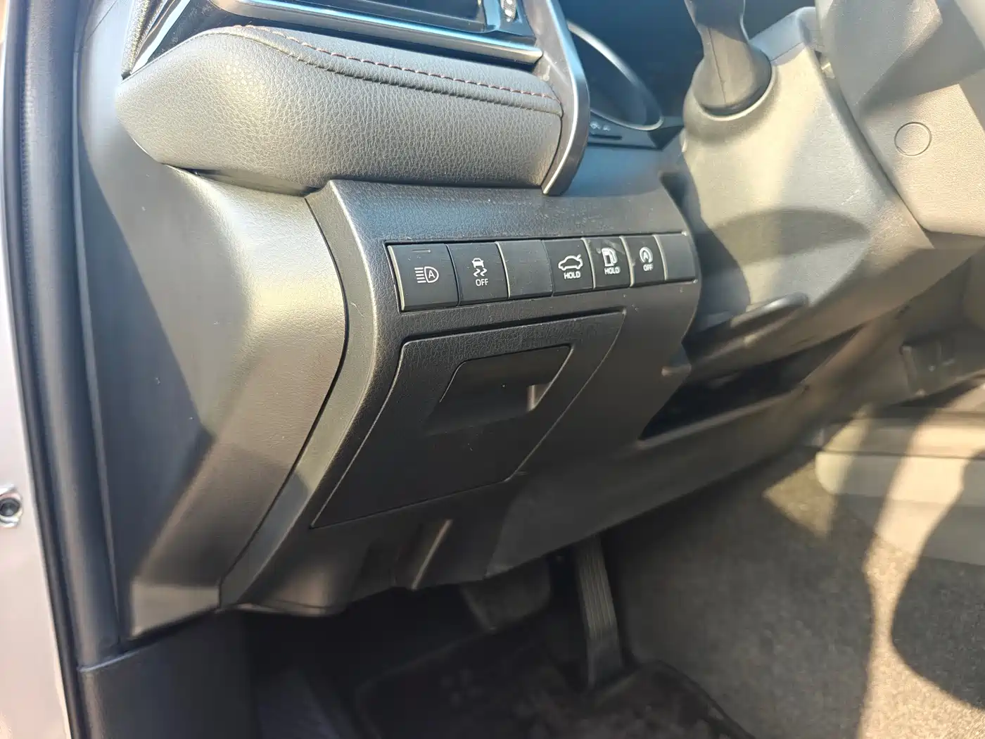 Toyota Camry 2021 2.0G Luxury Edition фото 15
