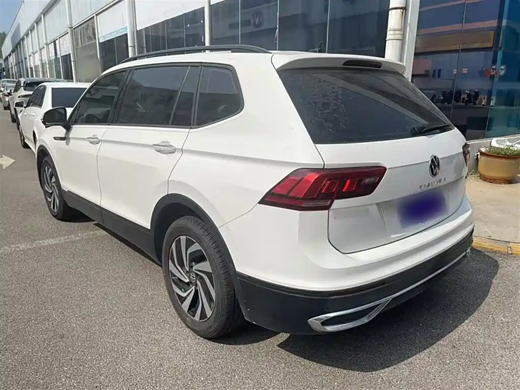 Volkswagen Tiguan L 2022 330TSI Automatic 2WD Comfort Edition фото 10