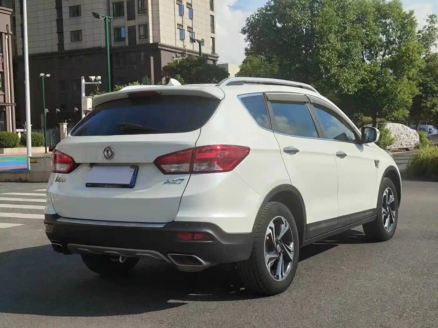 DONGFENG AX7