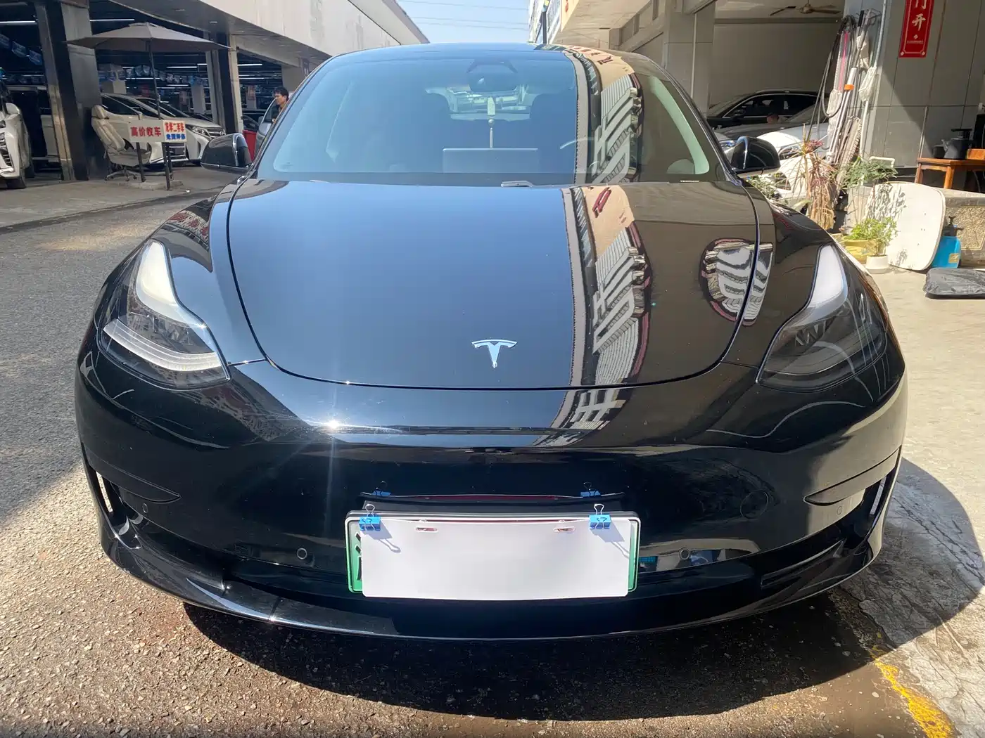 TESLA MODEL 3