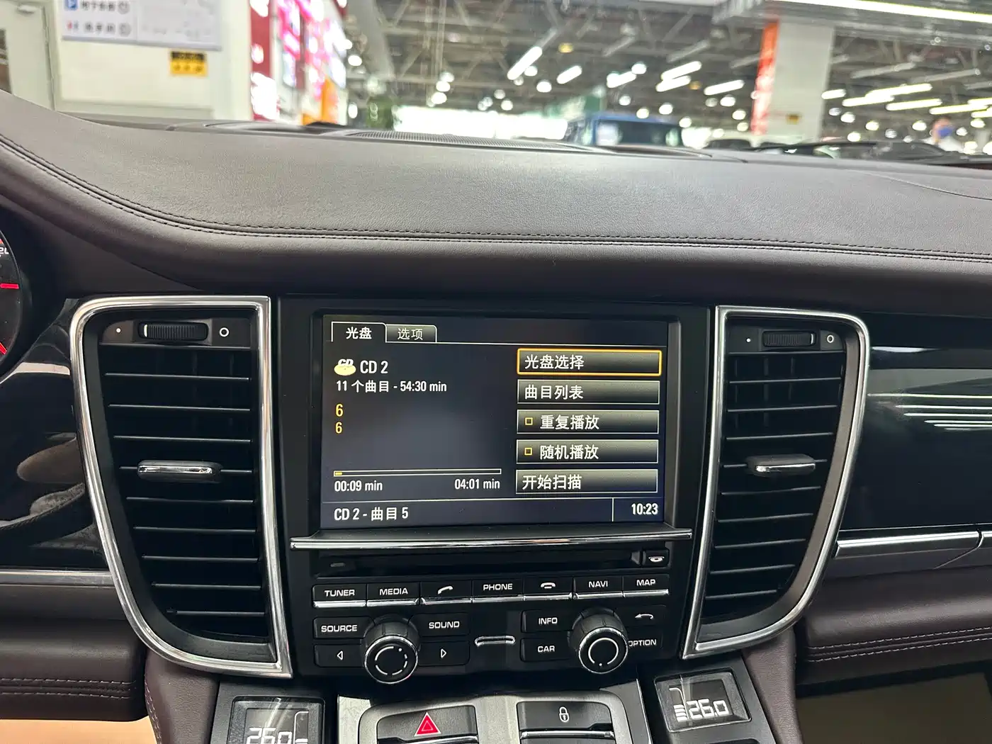 Porsche Panamera 2010 Panamera 4 3.6L фото 16