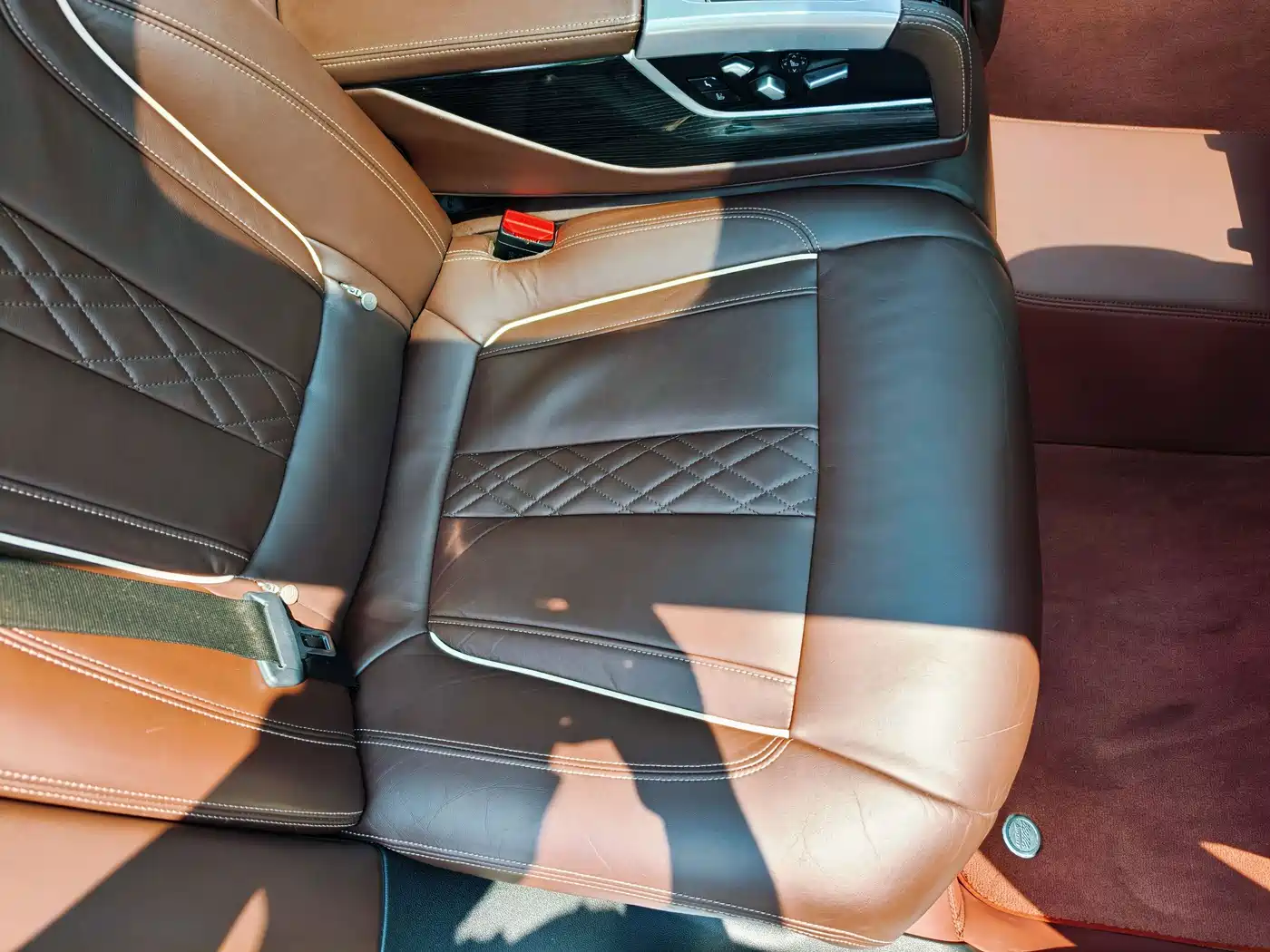 Photo 18 - BMW 7 Series