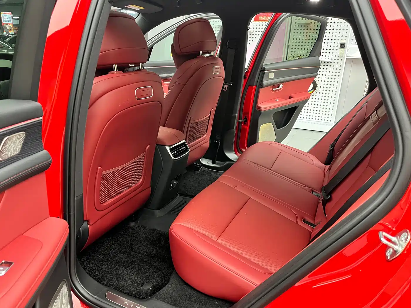 AITO Wenjie AITO M5 2025 Extended Range Ultra AWD фото 10