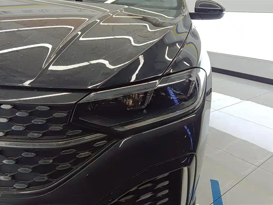 Volkswagen Lavida 2023 300TSI DSG Starlight Full Comfort Edition фото 5