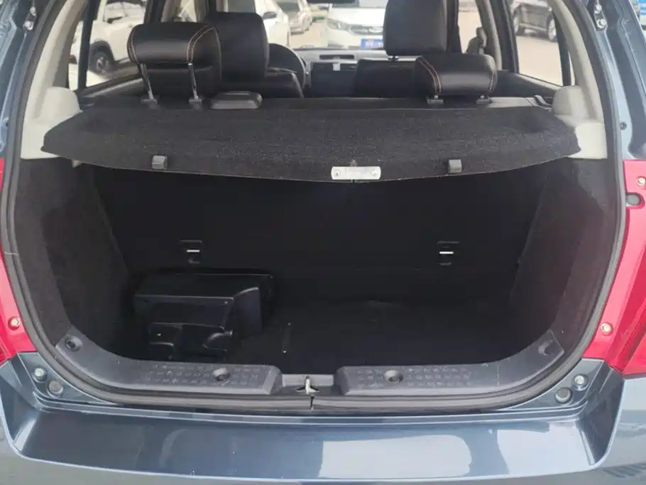 Фото 4 - Suzuki Swift