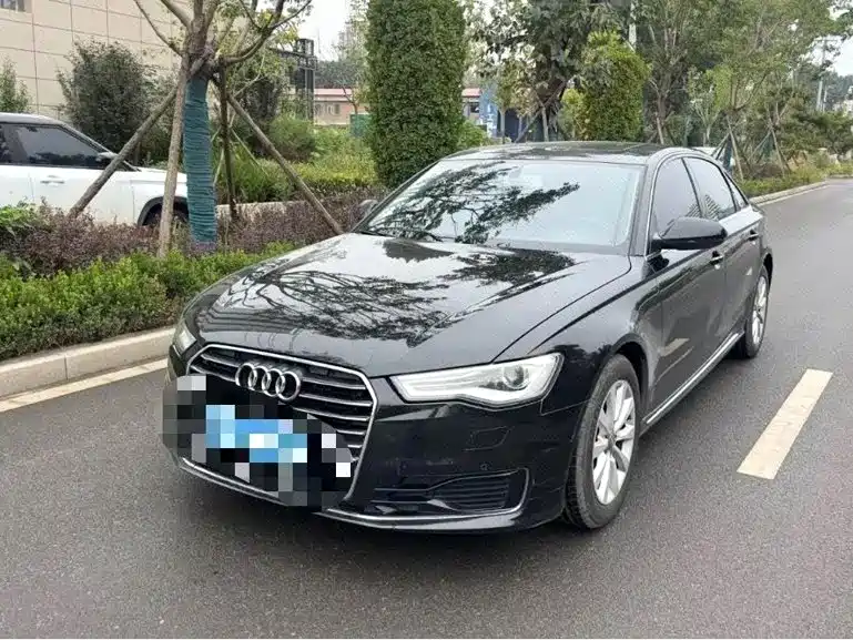 Фото 1 - Audi A6L