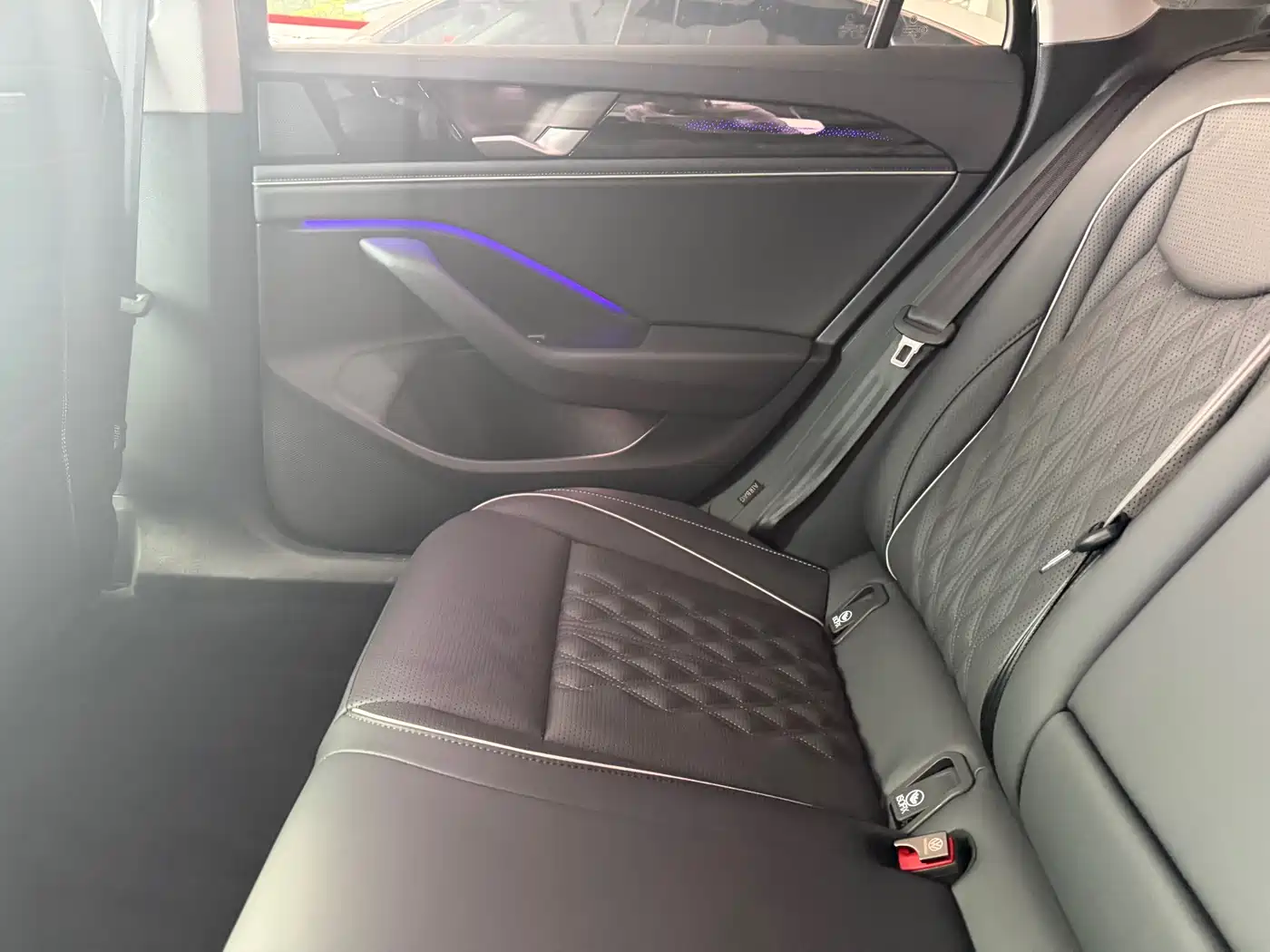Volkswagen Magotan 2024 380TSI DSG Luxury Edition (Daimai Package) фото 8