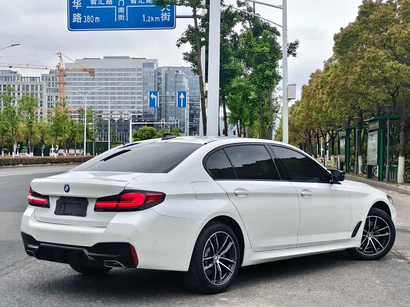 Фото 2 - BMW 5 Series