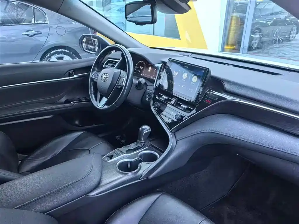 Toyota Camry 2021 2.5G Luxury Edition фото 14