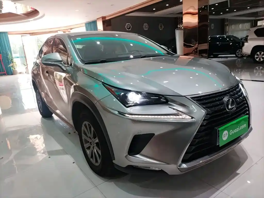 Фото 4 - Lexus NX