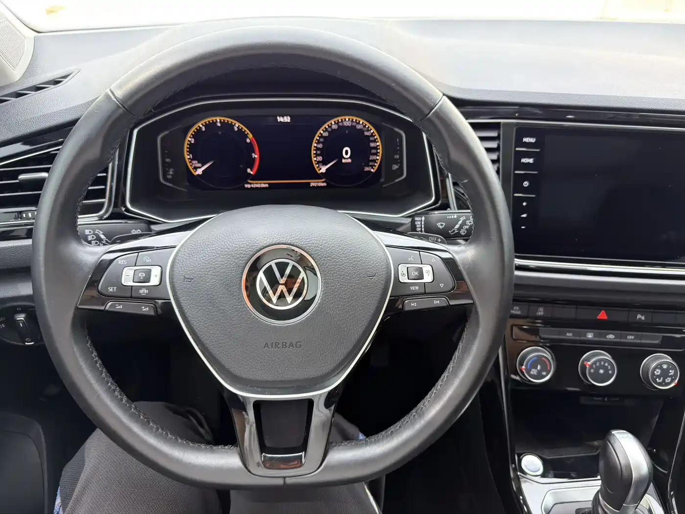 Volkswagen T-ROC 2022 280TSI DSG 2WD Comfort PLUS фото 11
