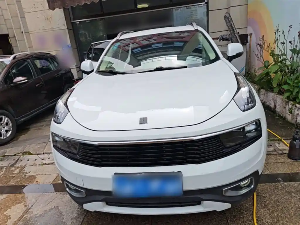 Lynk & Co 01 2017 2.0T 2WD Pro Version фото 3