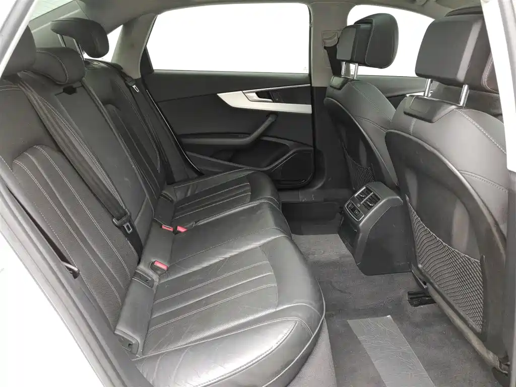 Audi A4L 2020 40 TFSI Luxury Dynamic фото 8