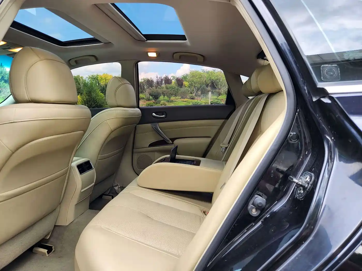Nissan Teana 2011 Duke 3.5L XV VIP Prestige Edition фото 10