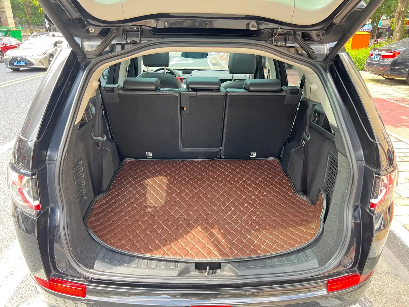 Land Rover Discovery Sport 2016 2.0T HSE фото 9