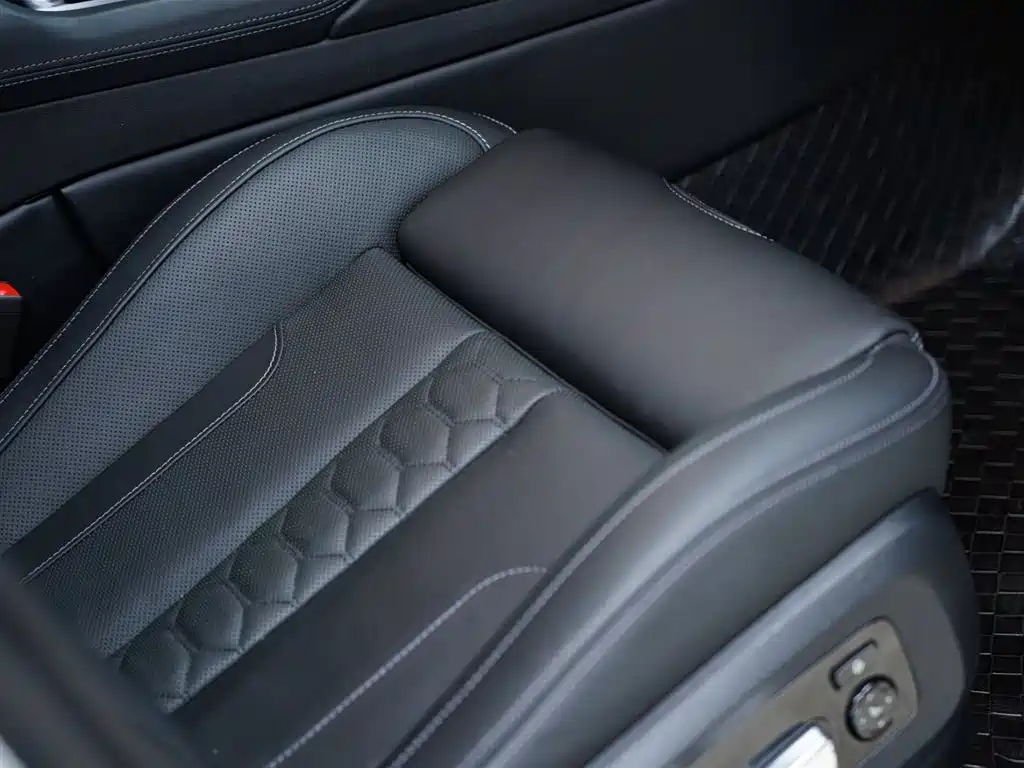 BMW X6 M 2022 X6 M фото 39