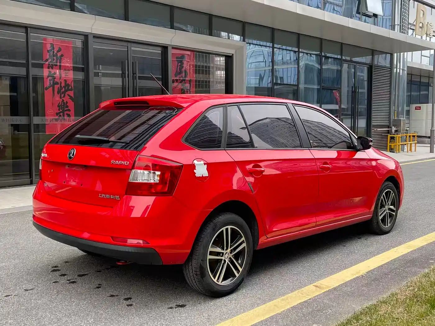 Škoda Skoda Rapid Spaceback 2018 1.6L Automatic Standard фото 7