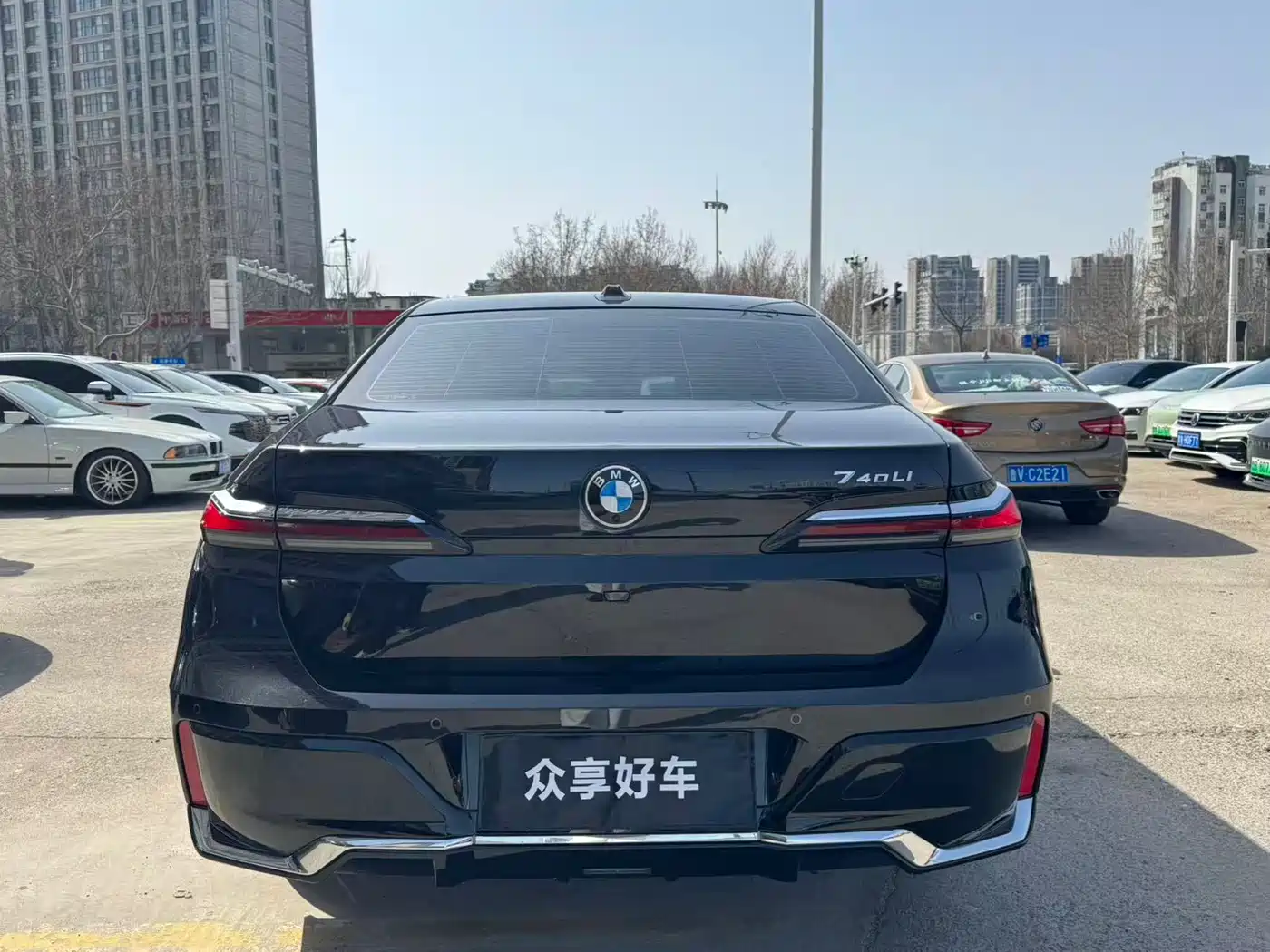 BMW 7 Series 2023 Model 735Li M Sport Package фото 8