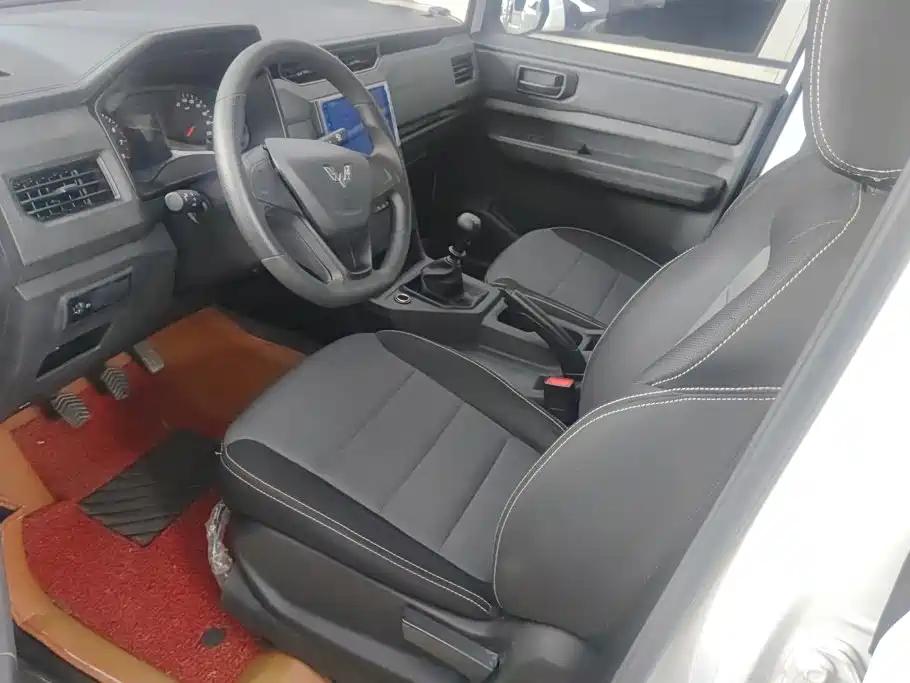 Wuling Motors Wuling Hongguang PLUS 2020 2020 1.5L Manual Standard 5-seater