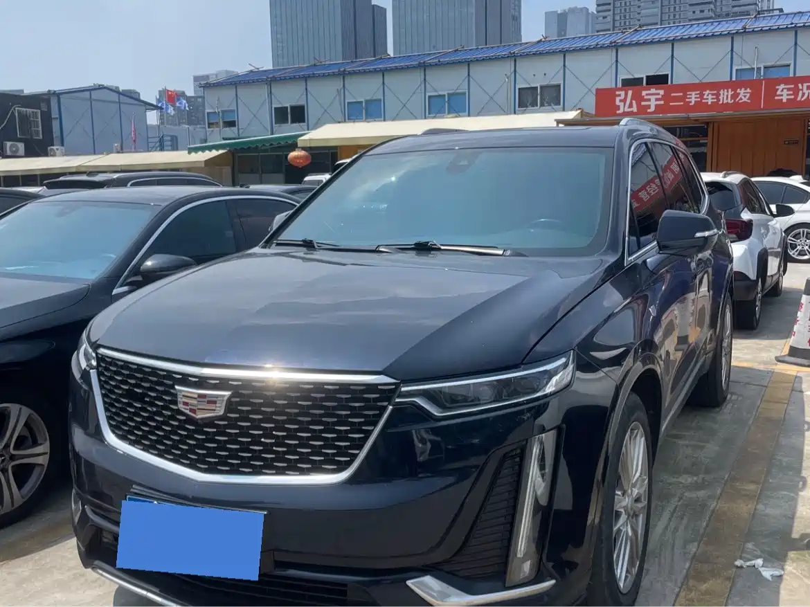 Фото 1 - Cadillac XT6