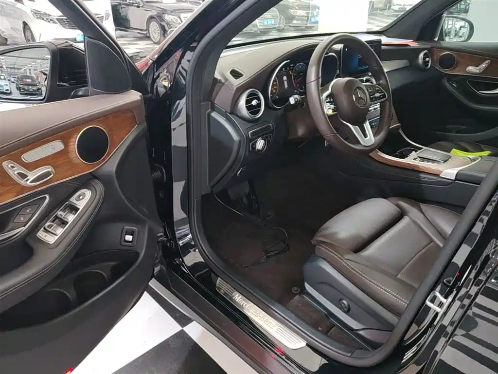 Mercedes-Benz GLC 2020 Facelift GLC 260 L 4MATIC Dynamic фото 16
