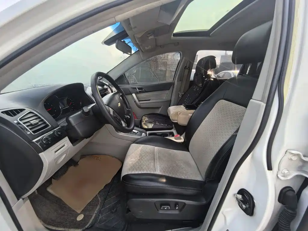 Chevrolet Captiva 2016 2015 2.4L 2WD Urban Edition 5-seater