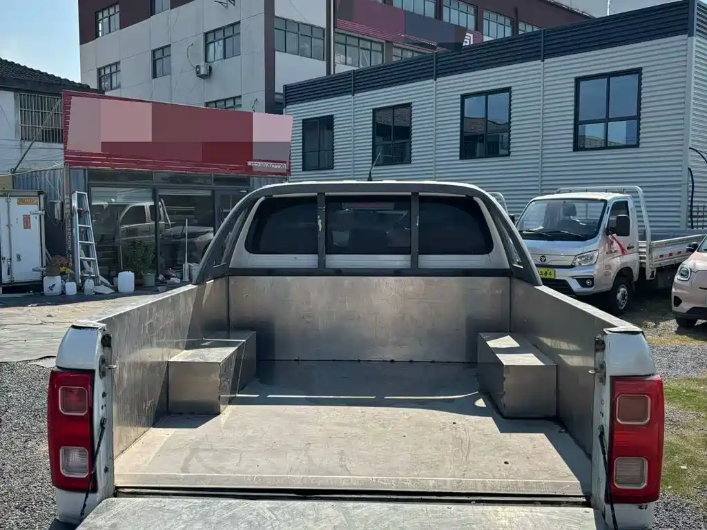 JAC Motors JAC T8 2018 2018 Model 2.0T Diesel 2WD Luxury Large Double HFC4DB2-1D1