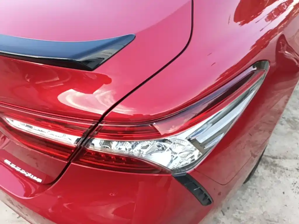 Фото 8 - Toyota Camry