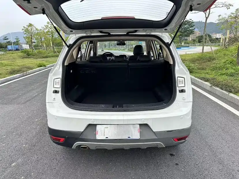 Baojun 560 2017 2016 1.8L iAMT Luxury
