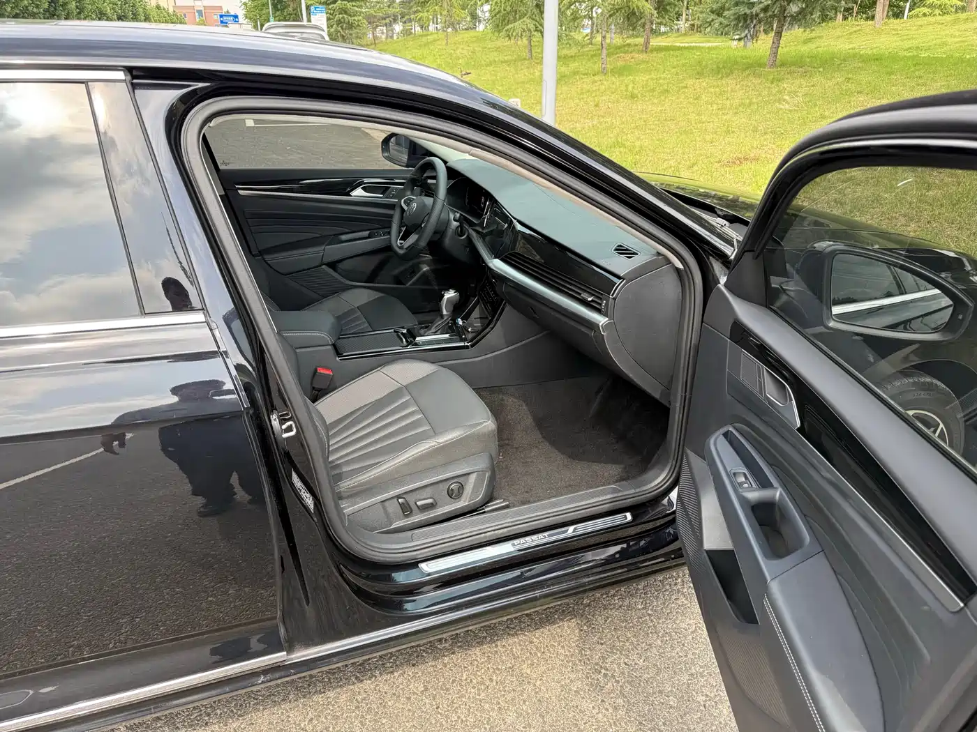 Volkswagen Passat 2024 330TSI Starlight Elite Edition фото 8