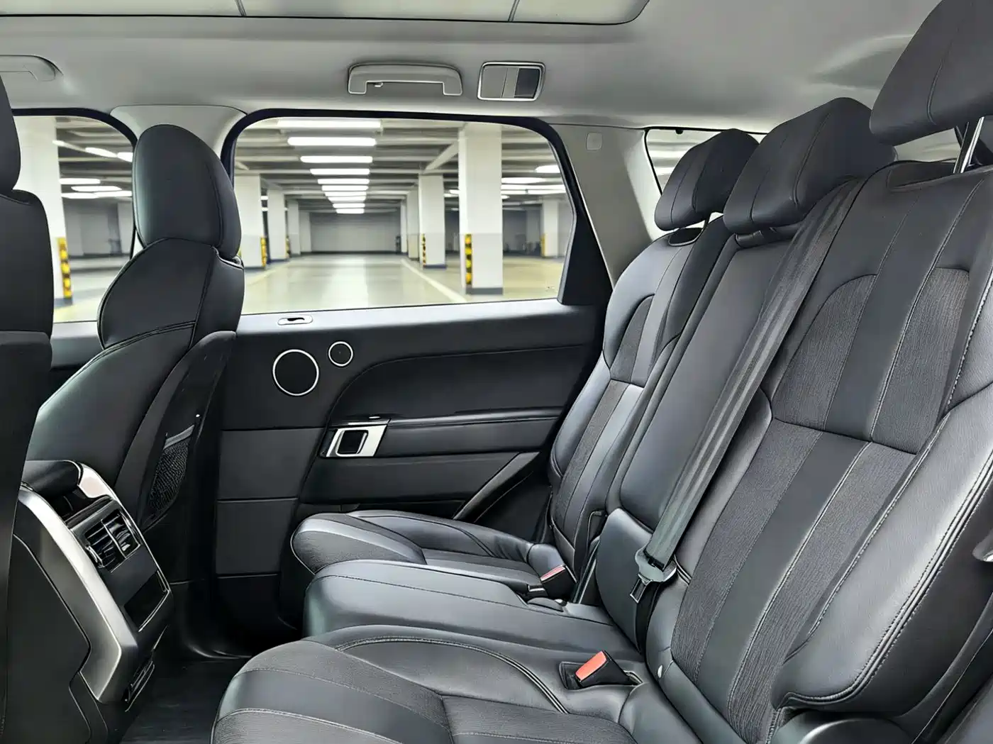 Land Rover Range Rover Sport 2016 Model 3.0 SC V6 HSE фото 6