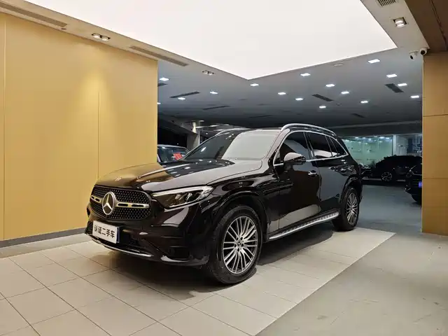 MERCEDES-BENZ GLC