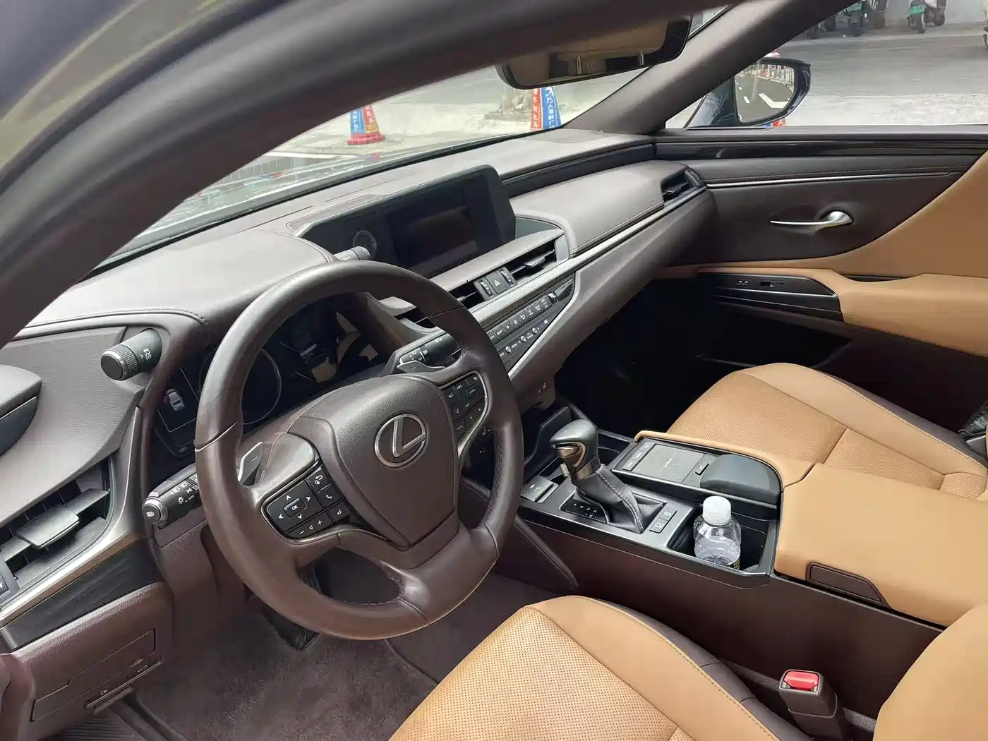 Lexus ES 2021 200 Excellence Edition фото 13