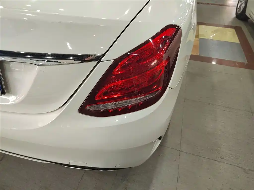 Mercedes-Benz C-Class 2017 C 180 L Sport фото 8