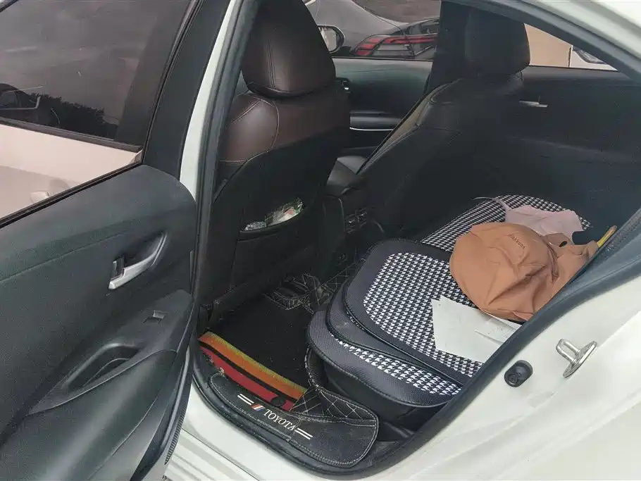 Toyota Corolla 2021 Hybrid 1.8L E-CVT Elite Edition фото 11