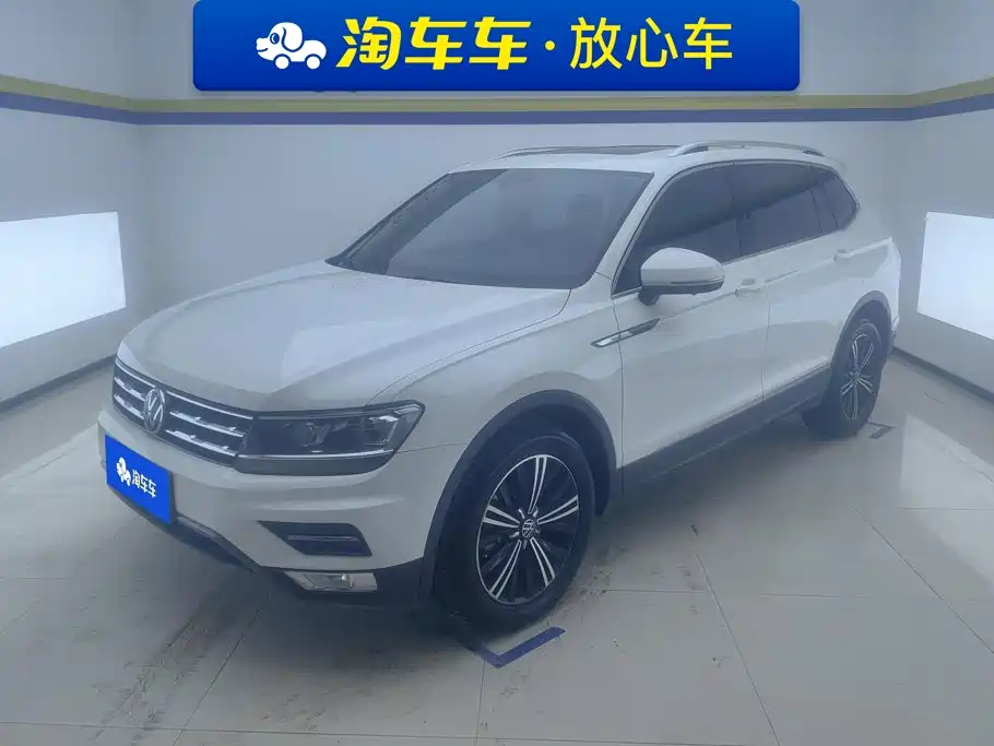 Photo 1 - Volkswagen Tiguan L