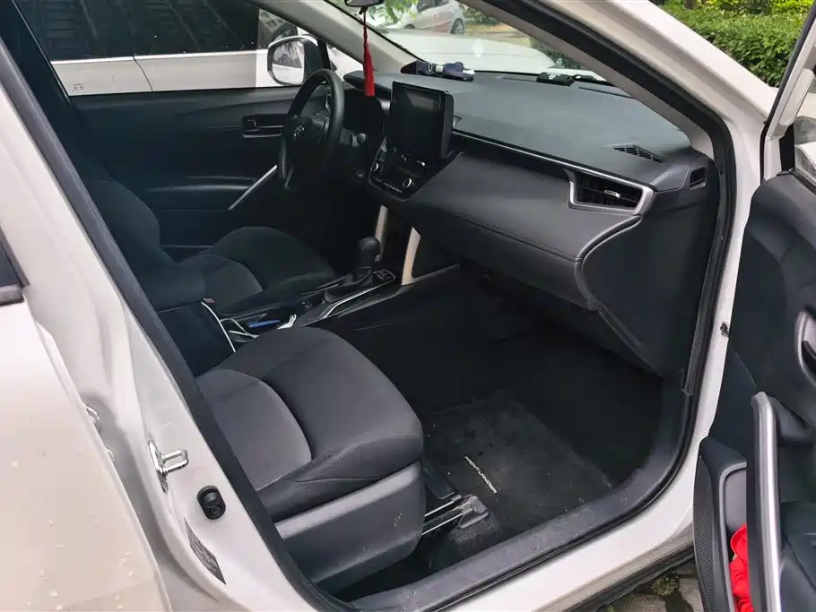 Toyota Frontlander 2022 2.0L CVT Elite фото 8