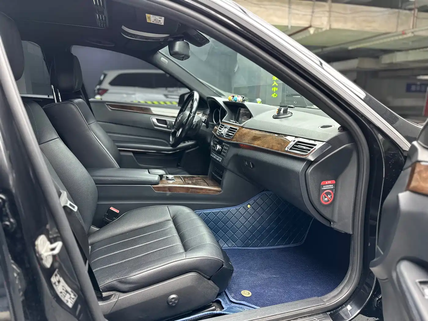 Mercedes-Benz E-Class 2015 E 200 L фото 9