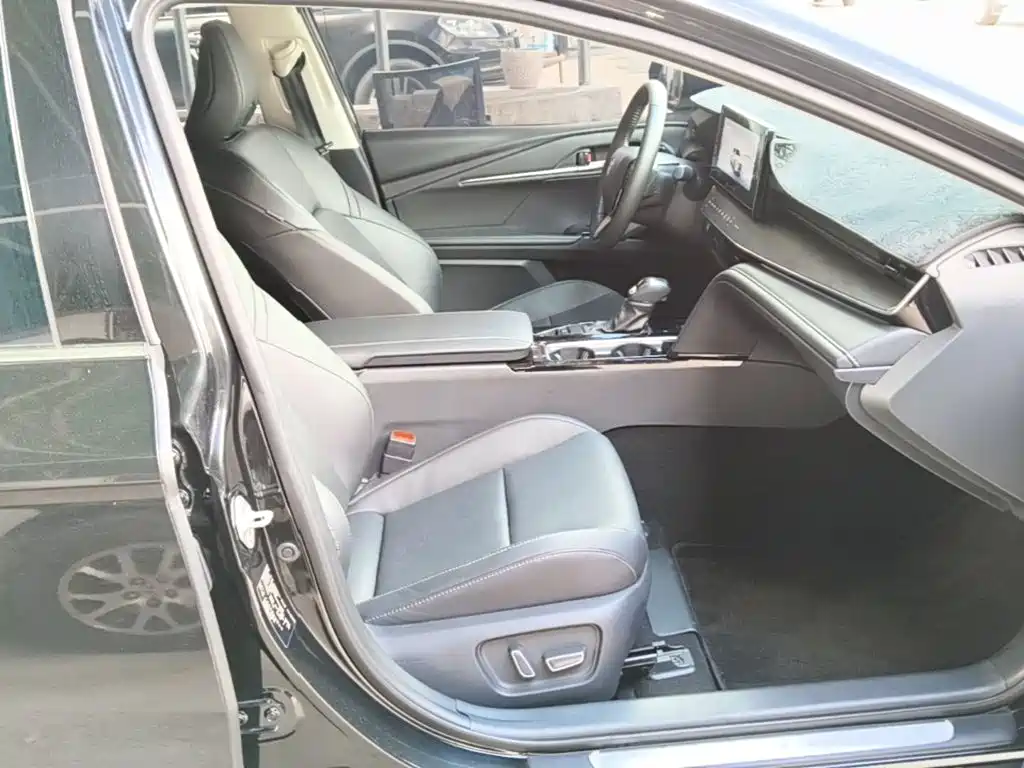 Toyota Camry 2025 2024 2.0GVP Luxury Edition