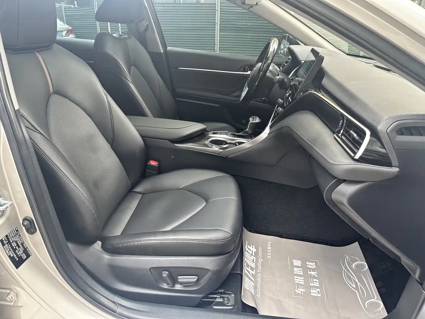 TOYOTA CAMRY