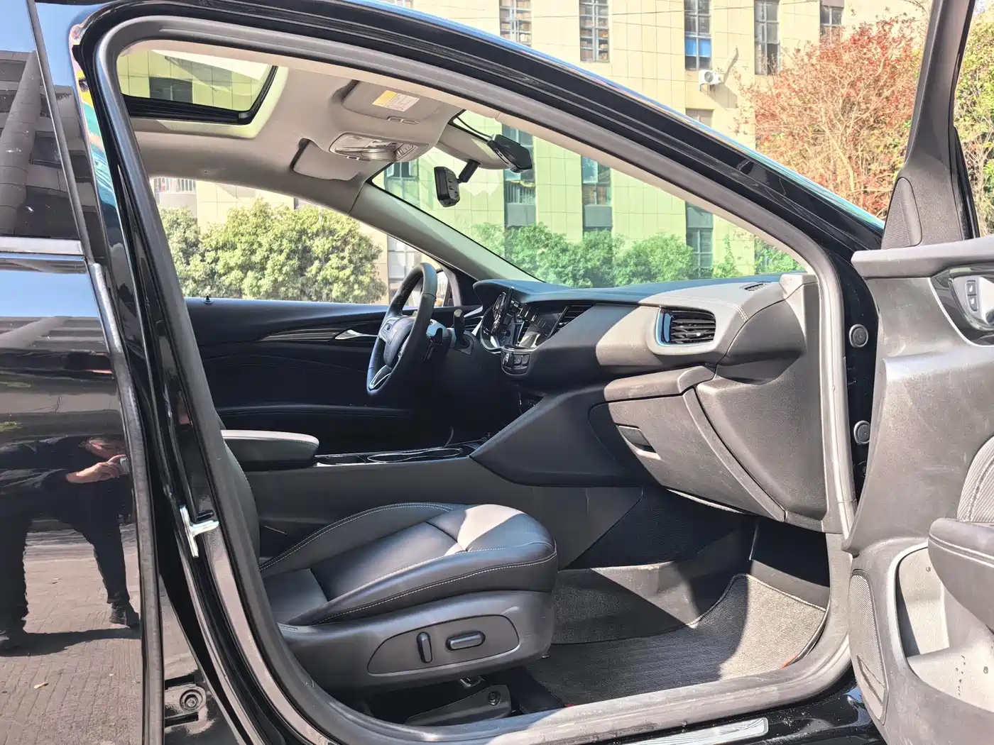 Buick Regal 2024 25T Ultra Comfort Edition фото 10
