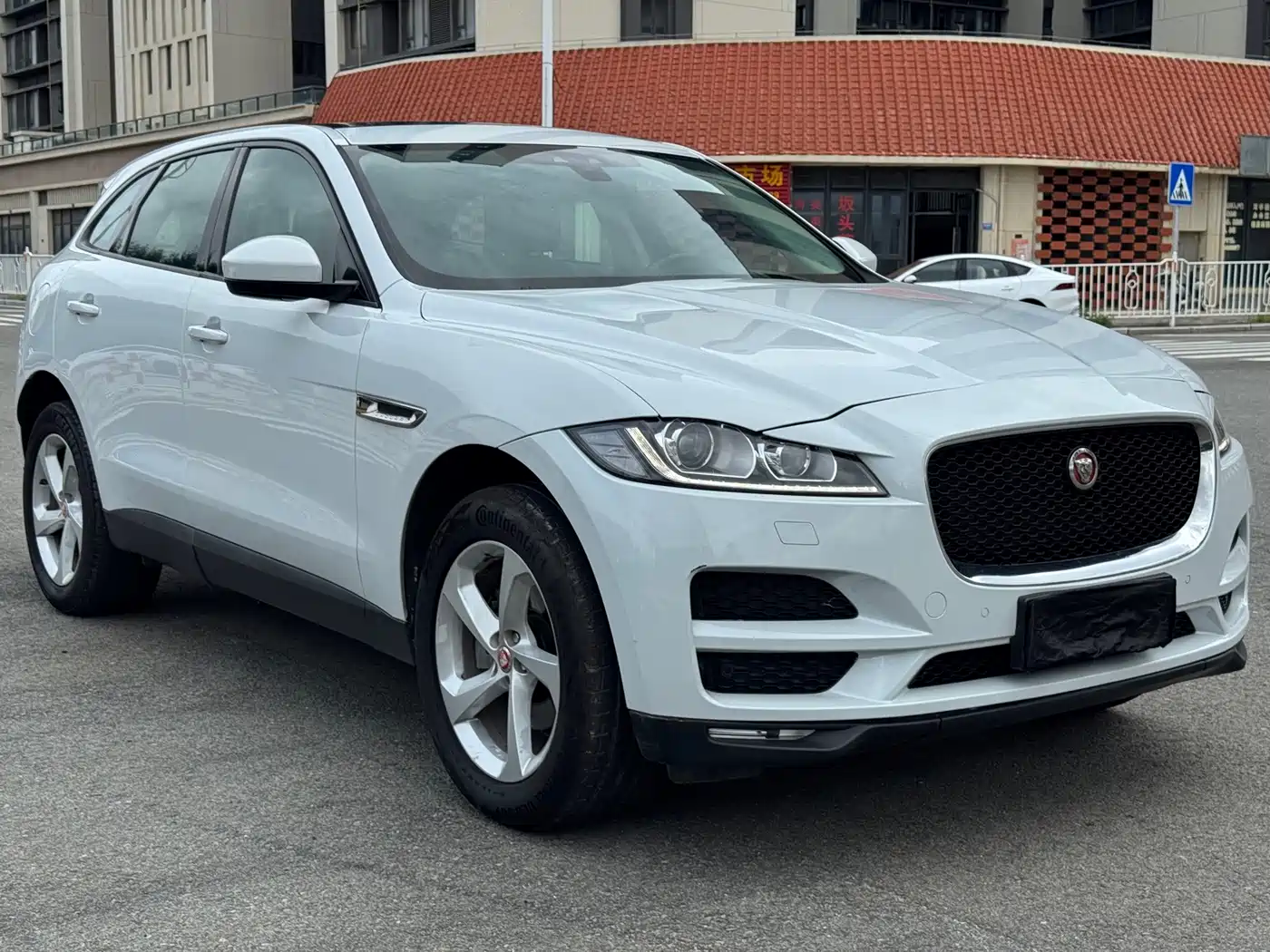 Jaguar F-PACE 2016 2016 2.0T FWD Urban Premium Edition