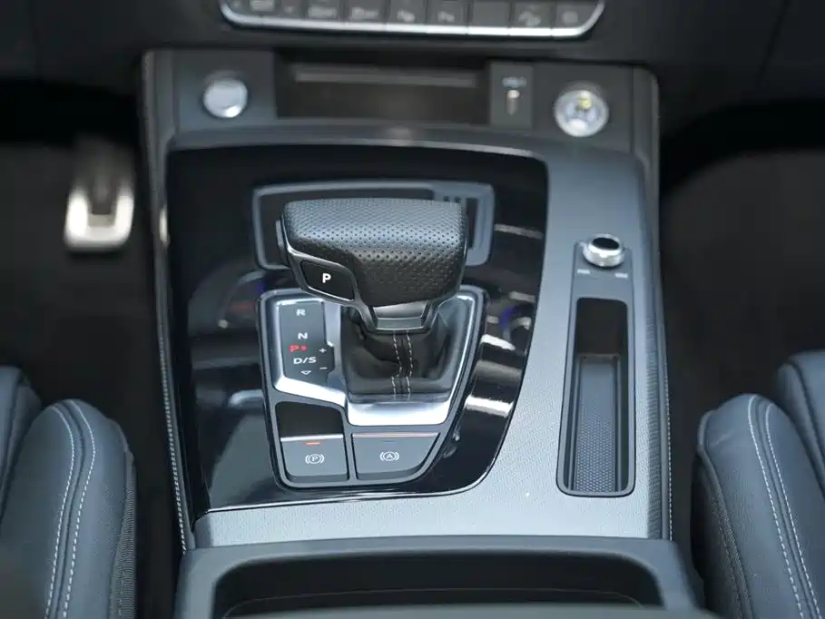 Audi Q5L 2024 Model 45 TFSI Luxury Dynamic фото 24