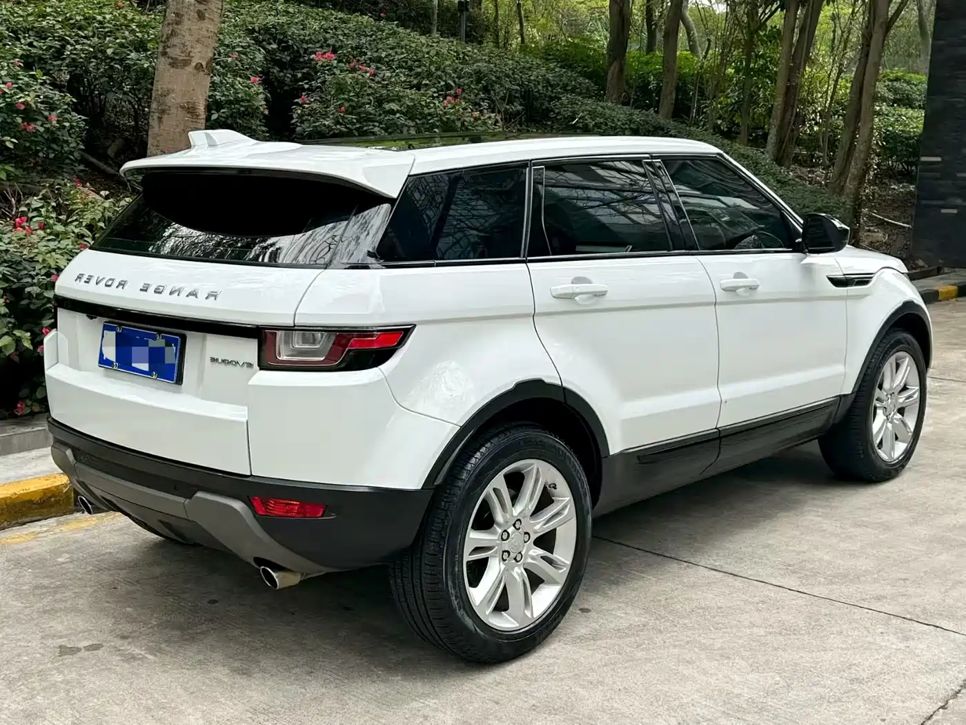 Land Rover Range Rover Evoque 2018 240PS SE DYNAMIC Smart Edition фото 8