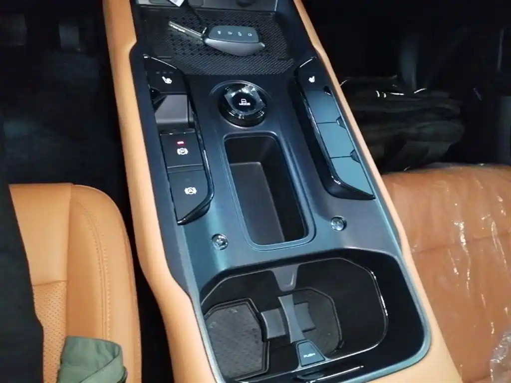 Haval Meng Long NEV 2026 Hi4 102 Premium фото 14