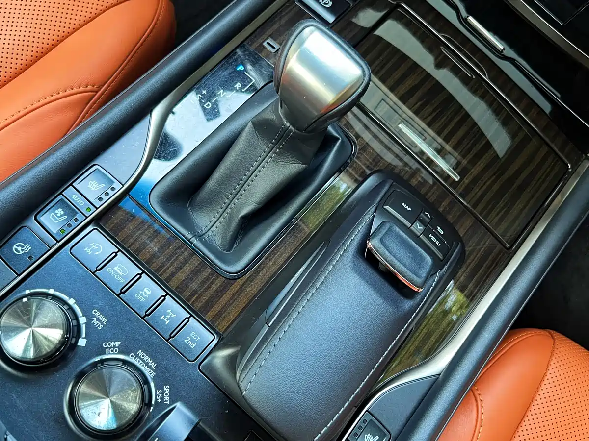 Lexus LX 2019 570 Peak Special Edition фото 8