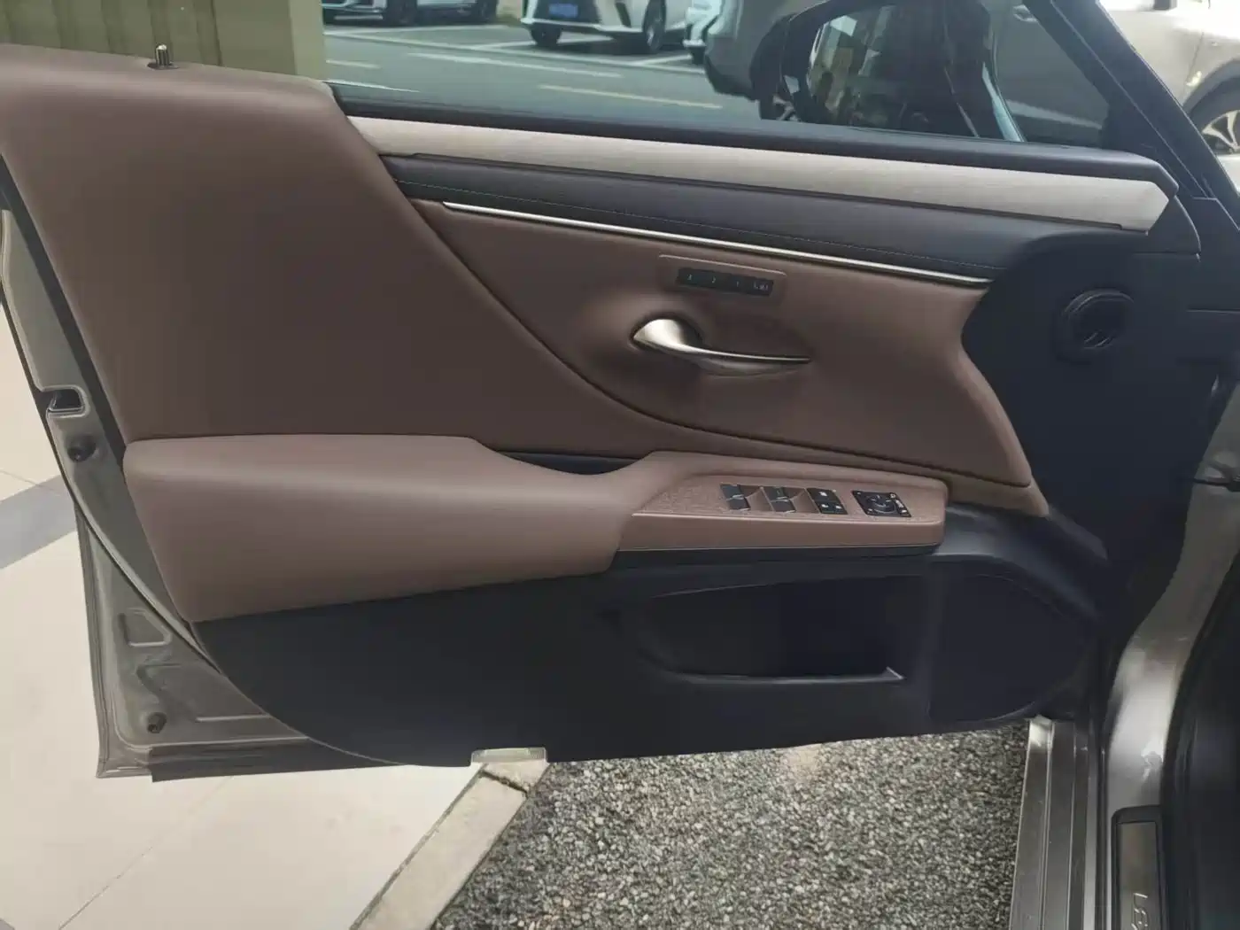 Lexus ES 2026 2025 200 Ultimate Edition
